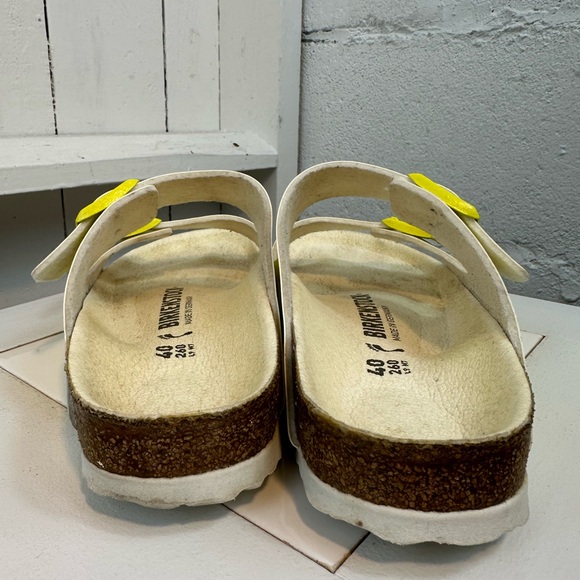 Birkenstocks Birko Flor White Yellow Rare Two Strap Printed Sandals Size 40 US 9 - Picture 3 of 11